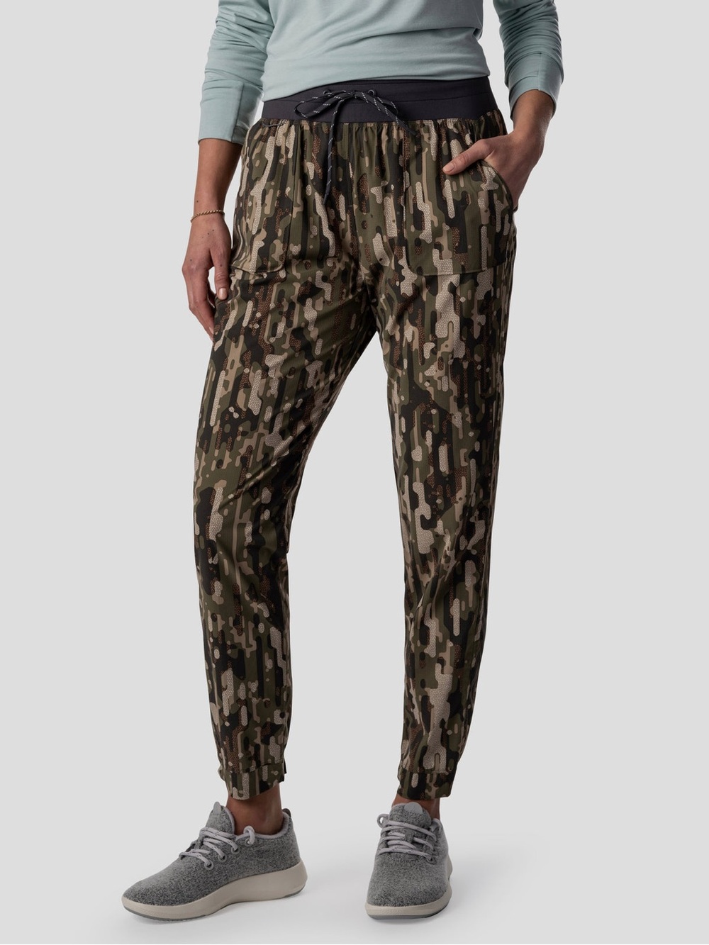 NWT Duck Camp Women’s Airflow Insulated Windshell Jogger Pants in Woodland M